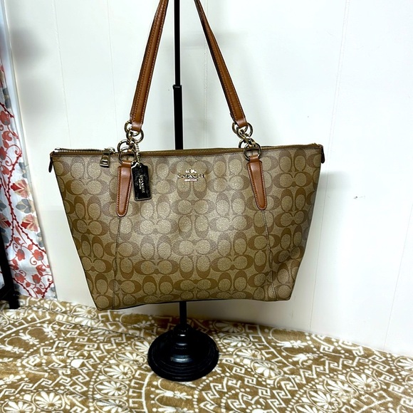 - Coach Brown Signature Tote - Picture 1 of 16